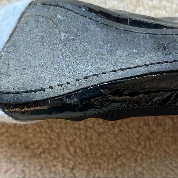 Tory Burch Caroline black patent gold naplak elastic ballet flat - Picture 15 of 15